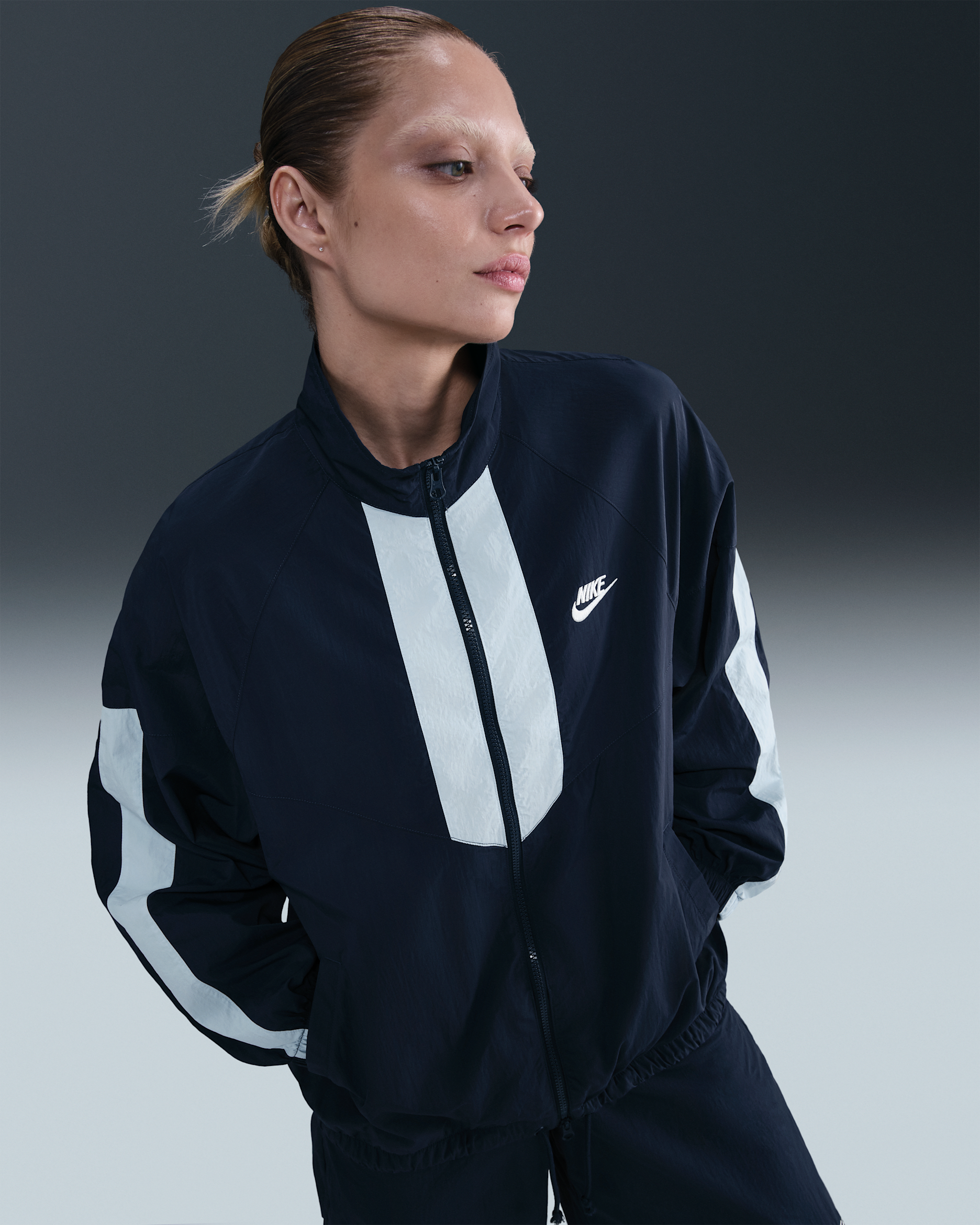 Nike Sportswear Windrunner Women's Oversized Jacket. Nike.com